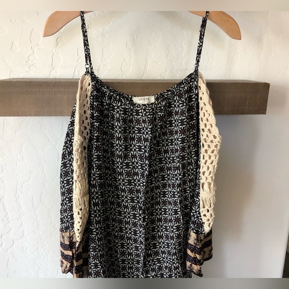 Umgee|Boho crotchet cold shoulder flowy dress in black & tan tones••Beachy LARGE - Picture 4 of 12